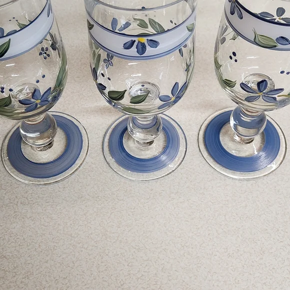 3 VTG Hand-Painted Floral Goblets– Blue And White Floral - Picture 7 of 10